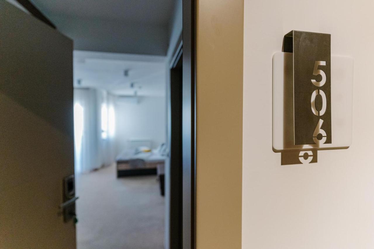Nar Royalton Accommodation Nis Phòng bức ảnh