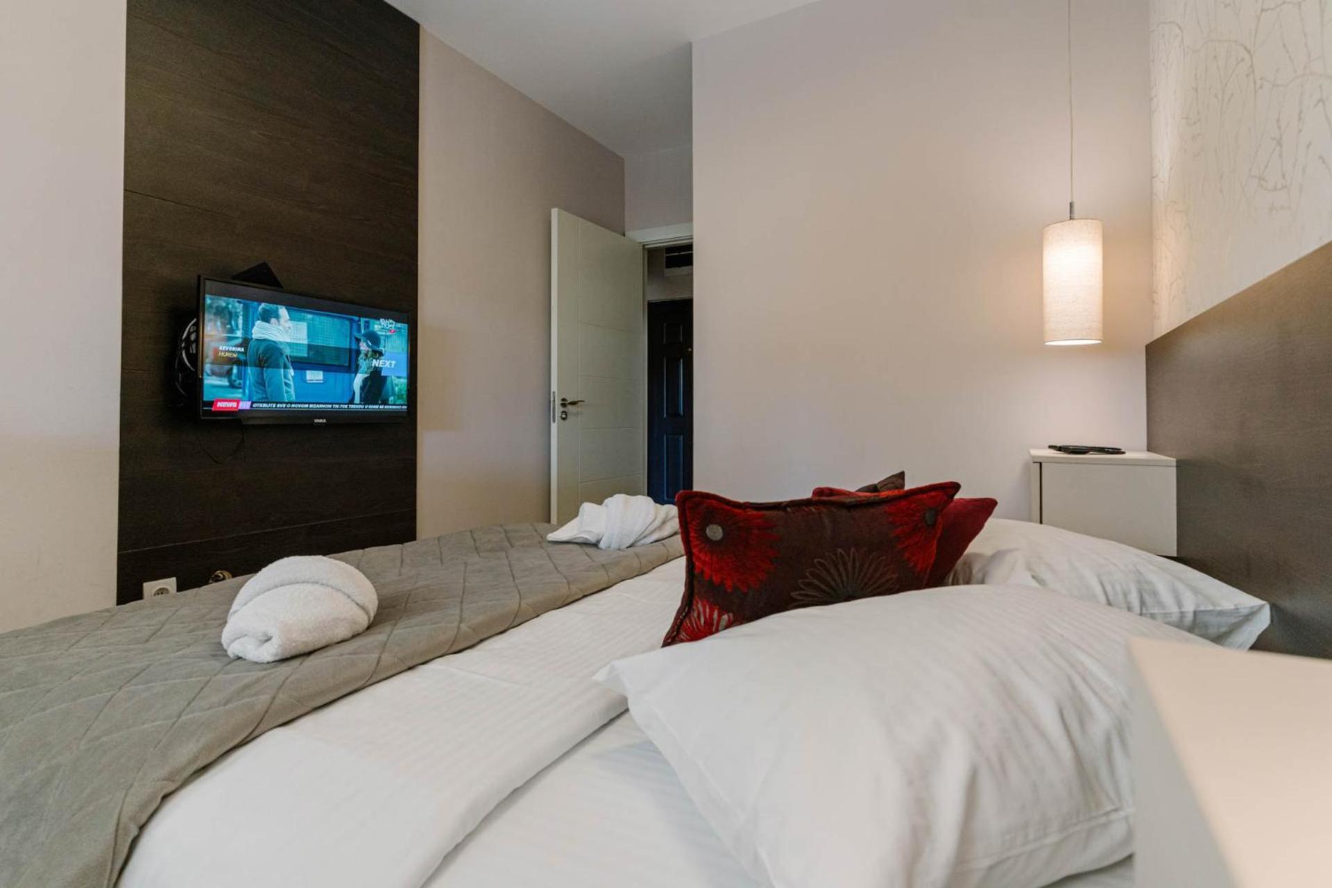 Nar Royalton Accommodation Nis Phòng bức ảnh