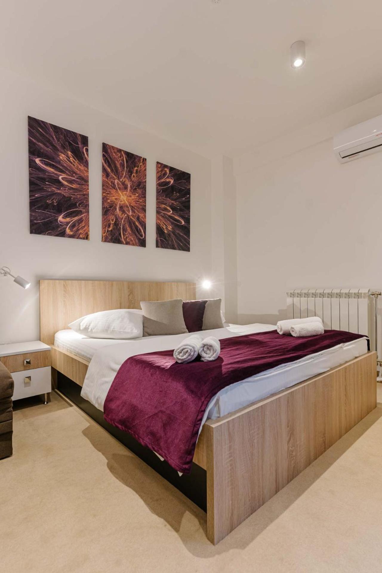 Nar Royalton Accommodation Nis Phòng bức ảnh