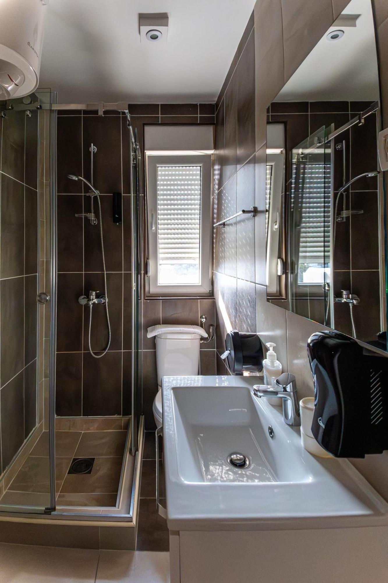 Nar Royalton Accommodation Nis Phòng bức ảnh